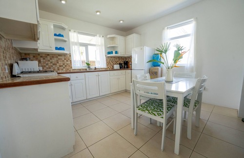 Rodney Bay Condo | Rodney Bay Retreat! Pool, Beach, Quiet, with Laundry