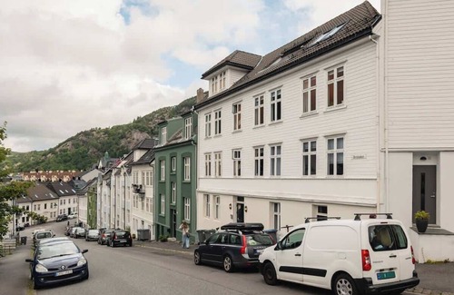 Sandviken Apartment | Rolige Omgivelser & Enkel Innsjekking I NY i 2023