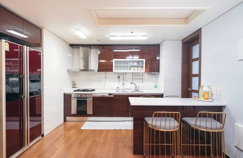 Seocho-dong House | ✧ROLLSROYCE✧THE CHAIRMAN'S SUITE✧3BDR 2BATH✧