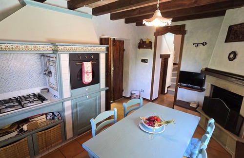 Castiglione di Garfagnana Cottage | Romantic Tuscany villa with private pool in stunning location, complete privacy.
