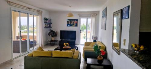 Kissonerga Apartment | Romanson Seaview Apartment