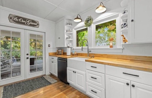 West Hills House | Romantic 1930s Beach Cottage