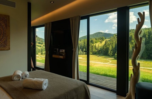 Vama Buzaului Resort | Romantic 2p - One Bedroom Resort, Sleeps 2