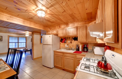 Afton House | Romantic Afton Escape w/Fire Pit & Scenic Views