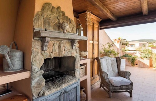 Porto Pozzo Apartment | Romantic apartment with sea view on the Maddalena archipelago.