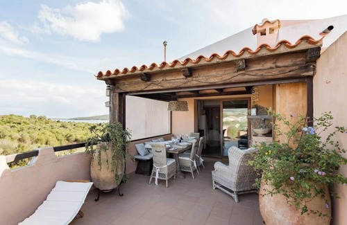 Porto Pozzo Apartment | Romantic apartment with sea view on the Maddalena archipelago.