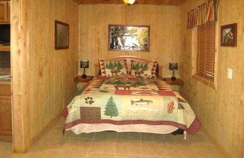 Inverness House | Romantic Cabin Incredible for Outdoor Activities in Inverness, Florida