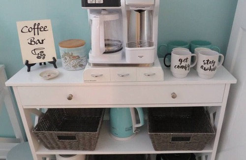 Emerald Isle Apartment | Romantic Celebrations Meet the Beach! [Suite Paradise]