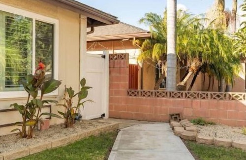 Windsor North River Ridge House | Romantic Coastal Private Room is located 10 minutes from all sightseeing places