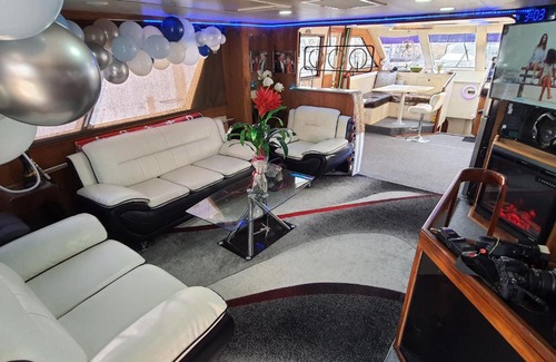 Gerritsen Beach Boat Rental | Romantic Condo @ Ocean 3-deck Yacht