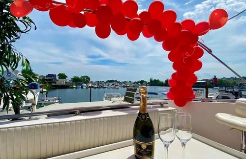 Gerritsen Beach Boat Rental | Romantic Condo @ Ocean 3-deck Yacht