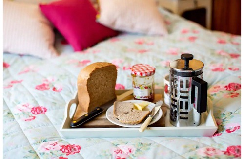 Birdham Ski Chalet | Romantic Cosy Hygge Shepherd Hut Hideaway set in our Orchard