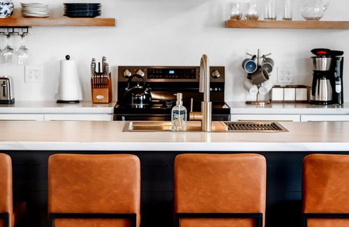 Kinnakeet Cottage | Romantic Couples OBX Winter Getaway-2 Bedroom Cottage-Short Walk2Beach,Hot- Tub