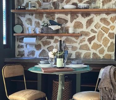 Valencia Apartment | Romantic Eco Sanctuary Off-Grid Mountain Retreat