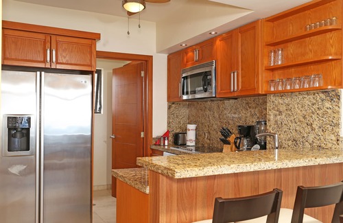 Colonia 5 de Diciembre Condo | đROMANTIC GETAWAYđAMAZING OCEAN VIEWS -HOP, SKIP & JUMP TO THE BEACH -GR8 POOL