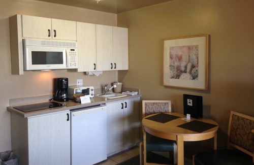 Canyon Corridor Apartment | Romantic getaway Palm Canyon Resort studio unit for 2. Private; near the action.