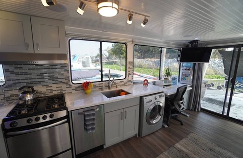 Birds Landing Boat Rental | Romantic Getaway with Sauna, fireplace and great seal watching