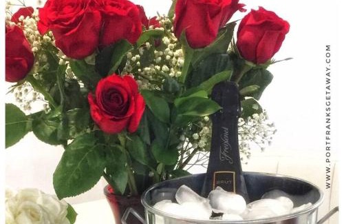 Port Franks Apartment | Romantic Golden Spa Suite