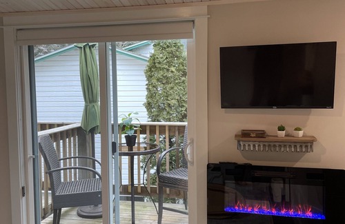 Onekama Apartment | Romantic Hideaway – Stroll to Lake Michigan, HOT TUB OPEN ALL WINTER!