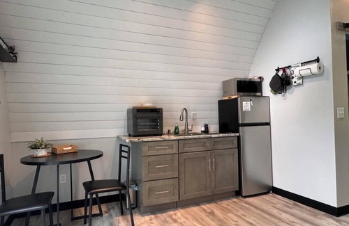 Bakersville House | Romantic hot tub campfire mountains Brown