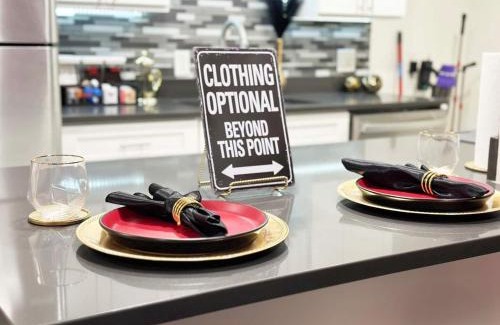 Peter Howell Apartment | Romantic Hot Tub Escape Discreet & Private