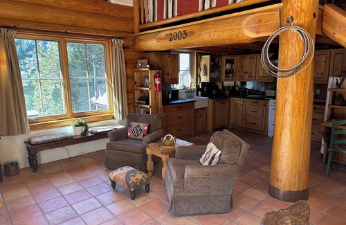 June Lake Cabin | Romantic log cabin getaway with spectacular mountain views.nSTR AP 18-005