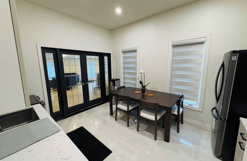 New Tecumseth Apartment | Romantic & Luxurious 2-bedroom Guest House