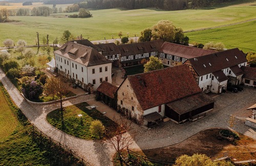Oppurg House | Romantic Manor Positz - Romantic Room and use Fireplace Room