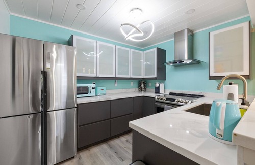 San Rafael Apartment | Romantic & Modern Mid-Century Retreat – Close to SF, Napa, Sonoma