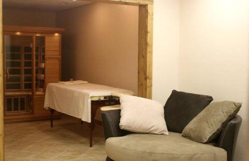 Clyde House | Romantic One-Bedroom Cabin with a Fireplace near Asheville, North Carolina