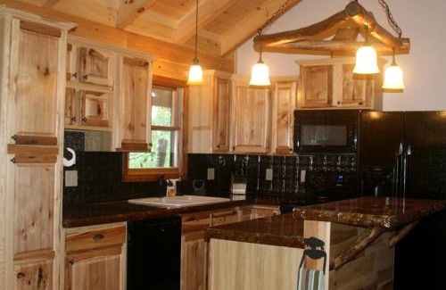 Clyde House | Romantic One-Bedroom Cabin with a Fireplace near Asheville, North Carolina