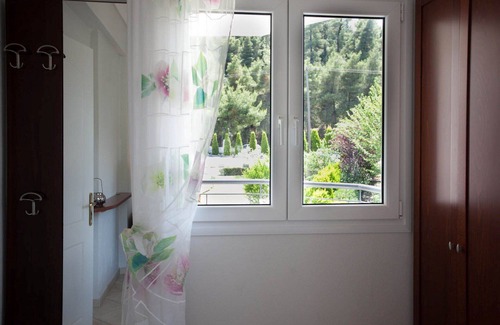 Polichrono Apartment | Romantic residence in the palm garden at the SEA in Chalkidiki. Ideal for couples!