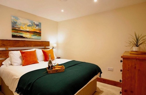 Hythe Cabin | Romantic retreat. Private and peaceful wooded location. nPrivate hot tub.