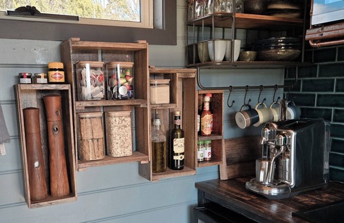 Huon Valley Cabin | Romantic Valley Cabin with Outdoor Bath