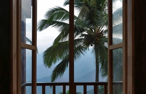 Quilandi Villa | Romantic Wooden Villa on mountain top w-pool & Jacuzzi - Luxury Amidst Nature