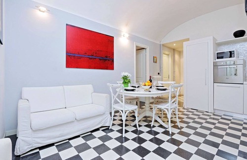 Monti Apartment | Rome Accommodation near Colosseum & Roman Forums-Prestigious Apartment Sleep 9