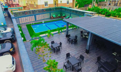 Oshodi-Isolo Hotel | Romeneo Grand Royal Hotel