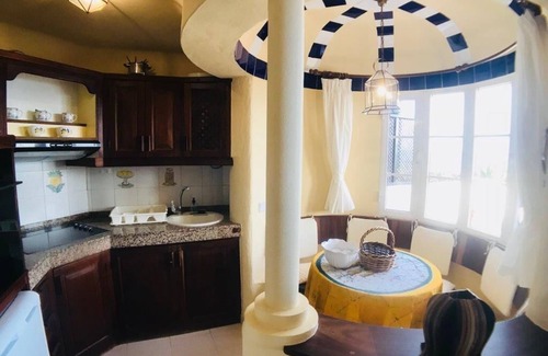 Playa del Aguila Apartment | romslig strandpromenade leilighet - spacious seafront apartment