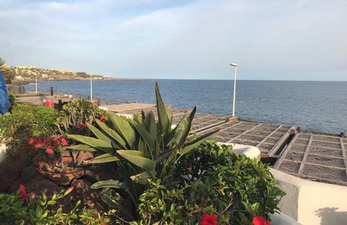 Playa del Aguila Apartment | romslig strandpromenade leilighet - spacious seafront apartment