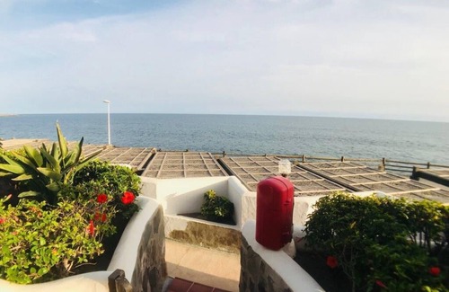 Playa del Aguila Apartment | romslig strandpromenade leilighet - spacious seafront apartment