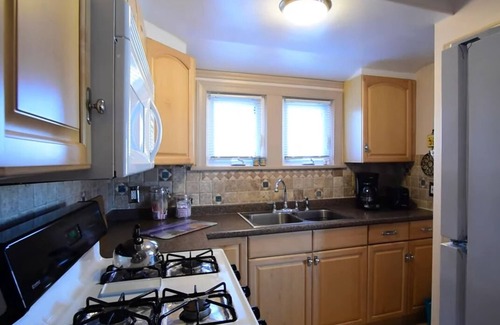 North End House | Roofline Ocean View - Steps to beach and boardwalk!