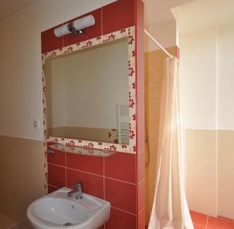 Erzsebetvaros Hotel | Rooftop City Residence with Underground Parking