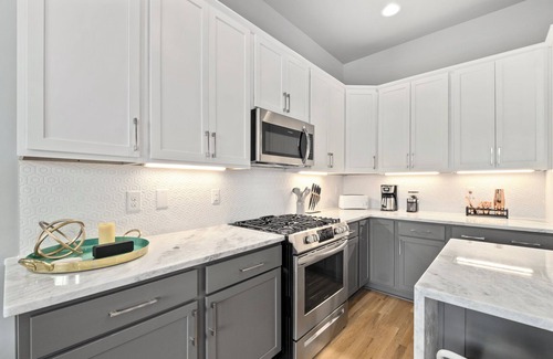 Haynes Area House | Rooftop Deck w/View - Comfy Beds - Firepit & BBQ - Pets OK