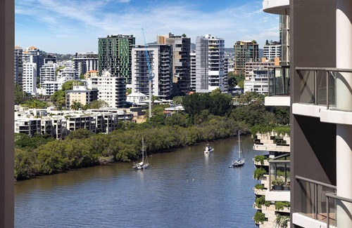 Brisbane Central Business District Apartment | Rooftop Pool|Queen Street|Stunning Apartment