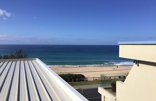 Mollymook Beach Apartment | Rooftop SPA Romance at Wavewatch: Seas the Moment!