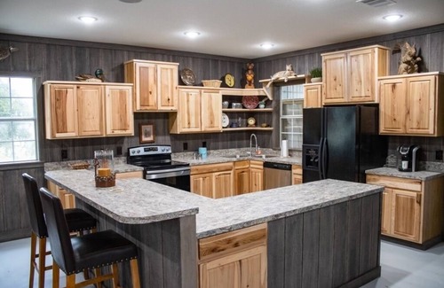 Brandon House | Room #1, sleeps 3 located just 20 mins from the heart of downtown Waxahachie.