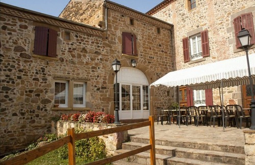 Saint-Gervazy Apartment | Room 3 with Shared Terrace