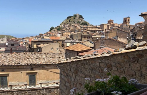 Mistretta Apartment | Room '4' with Sea View, Wi-Fi and Air Conditioning