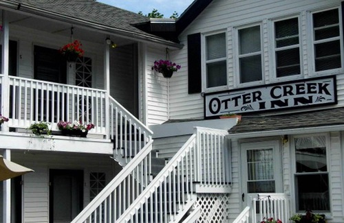 Otter Creek Apartment | Room 6 at the Otter Creek Inn