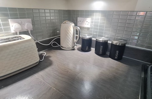 Iver House | Room 6 in Loft - approx 1 min walk from Iver station - Single bed